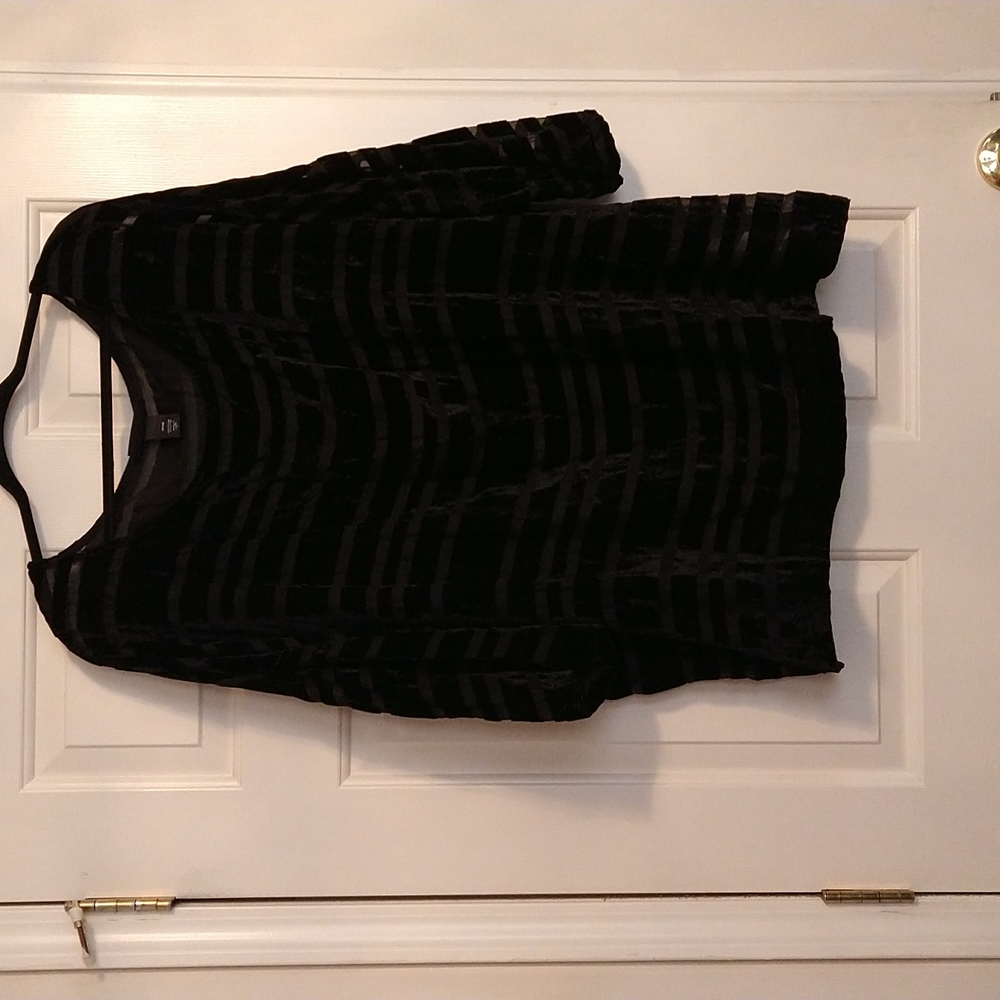 Beautiful black rayon and shear women's plus size top. Beautiful for night/day